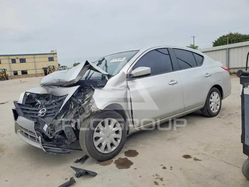 2018 Nissan VERSA фото