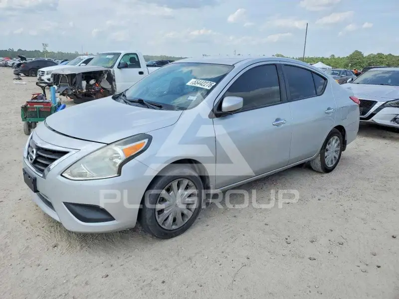 2018 Nissan VERSA фото