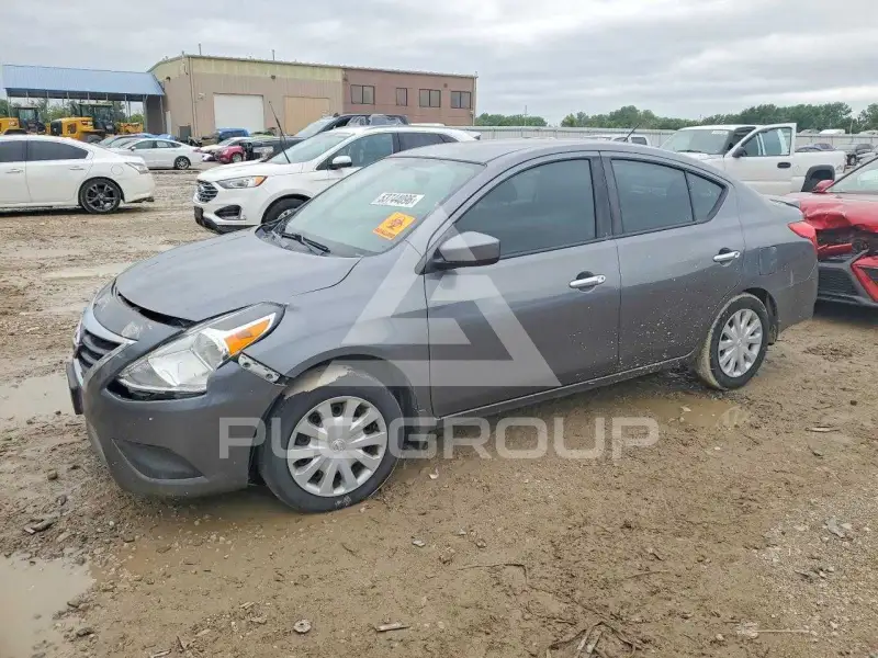 2018 Nissan VERSA фото