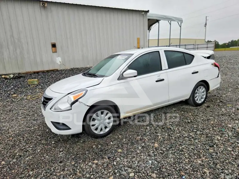 2018 Nissan VERSA фото
