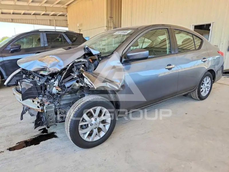 2018 Nissan VERSA photo