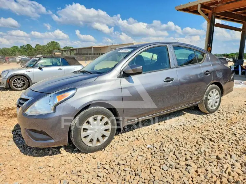 2018 Nissan  фото