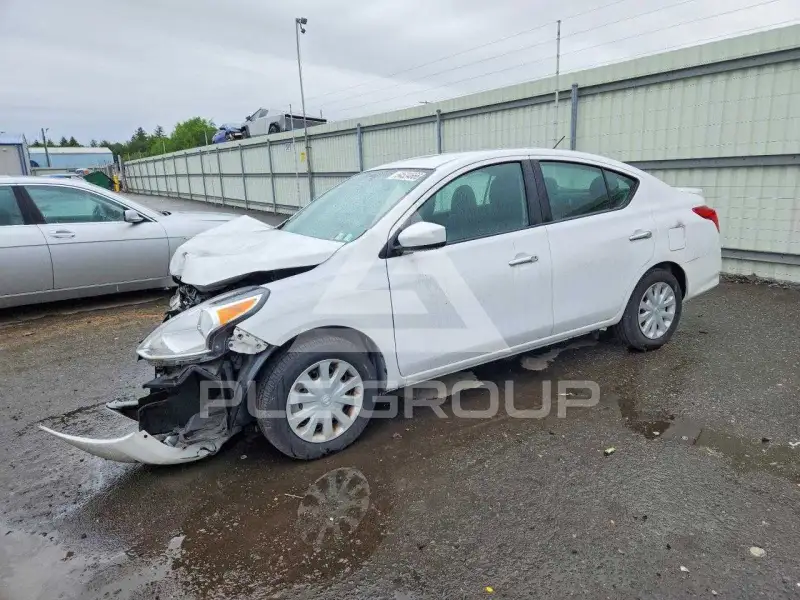 2018 Nissan VERSA photo