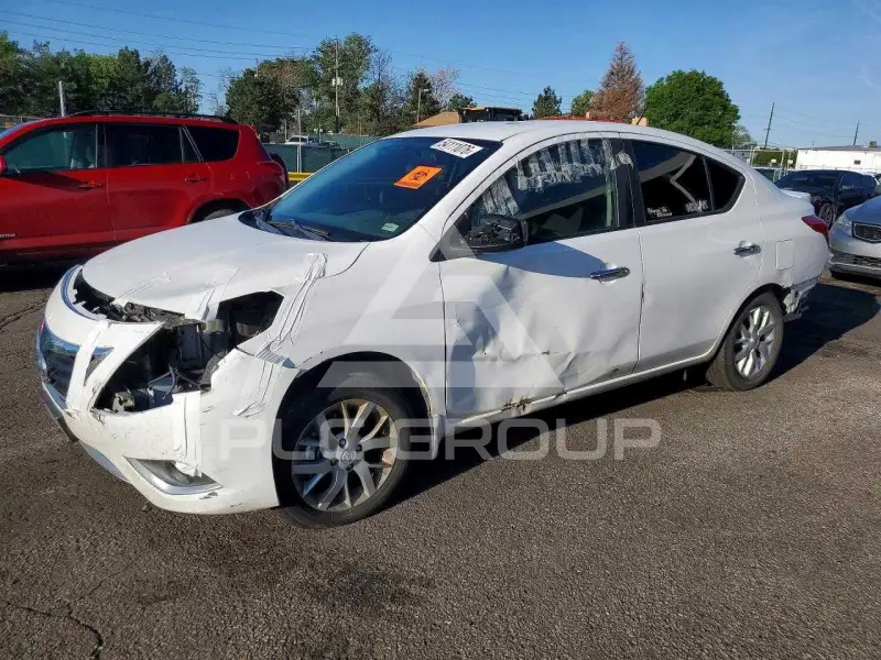 2018 Nissan VERSA фото