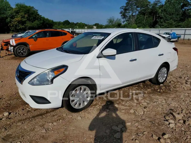 2018 Nissan VERSA photo