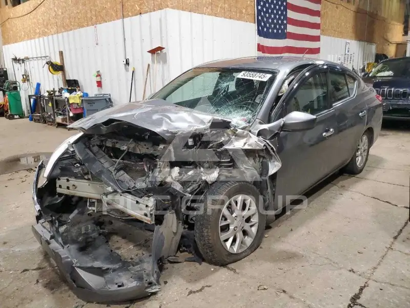 2018 Nissan VERSA фото