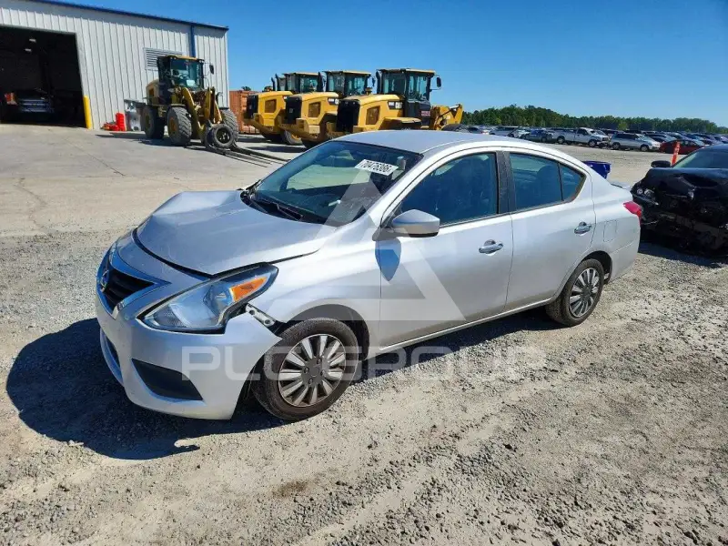 2018 Nissan VERSA фото