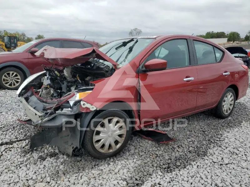 2018 Nissan VERSA photo
