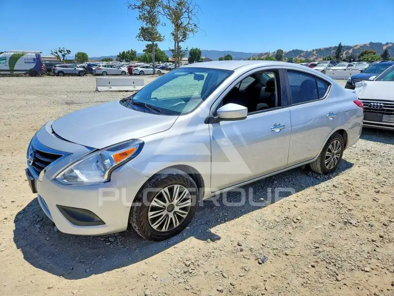 2018 Nissan VERSA фото