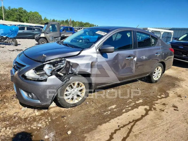 2018 Nissan VERSA фото