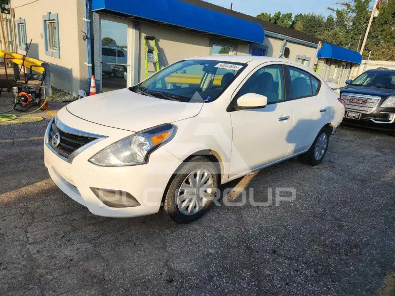 2018 Nissan VERSA фото