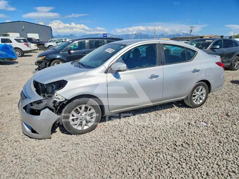 2018 Nissan VERSA фото