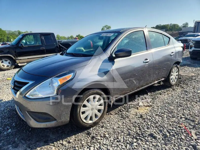 2018 Nissan VERSA photo