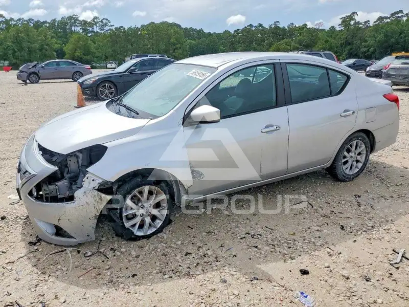 2018 Nissan VERSA photo