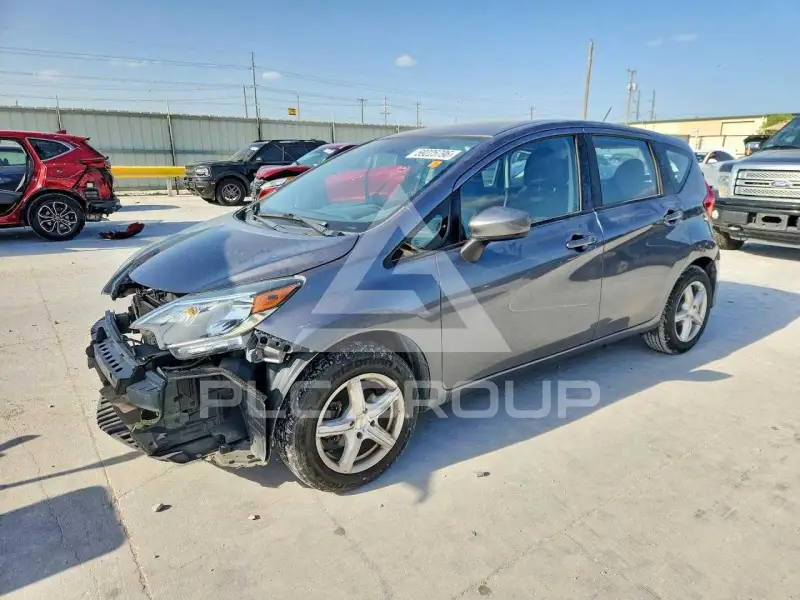 2018 Nissan VERSA фото