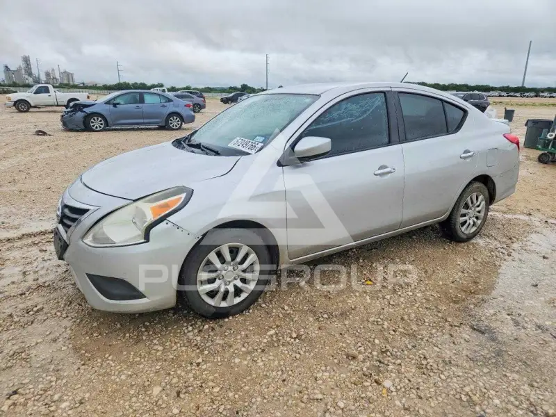 2018 Nissan VERSA photo