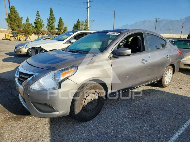 2018 Nissan VERSA фото