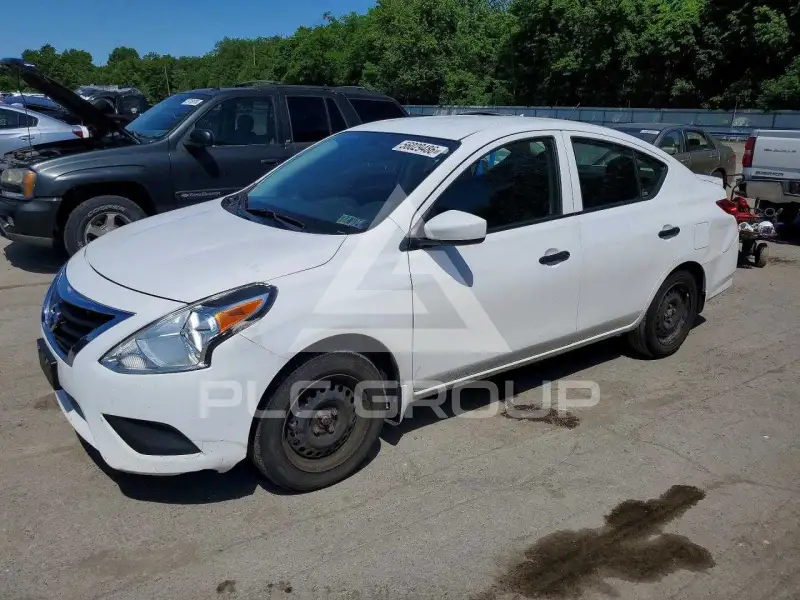 2018 Nissan VERSA фото