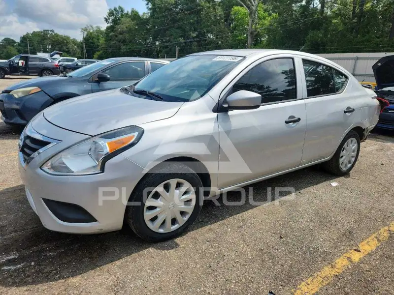 2018 Nissan VERSA фото