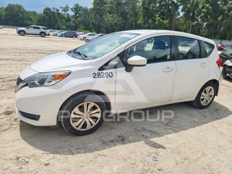 2018 Nissan VERSA фото