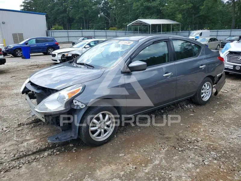 2018 Nissan VERSA photo