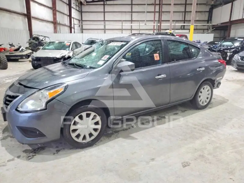 2018 Nissan VERSA фото
