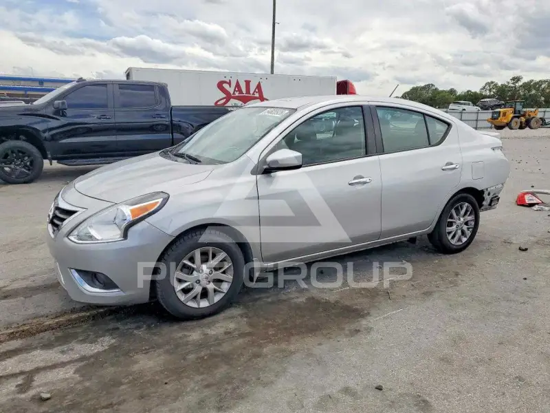 2018 Nissan VERSA фото
