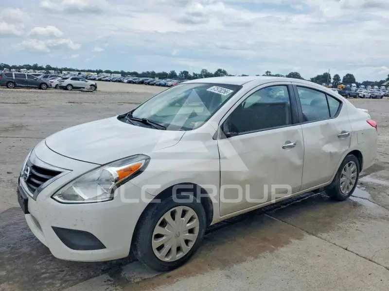 2018 Nissan VERSA фото
