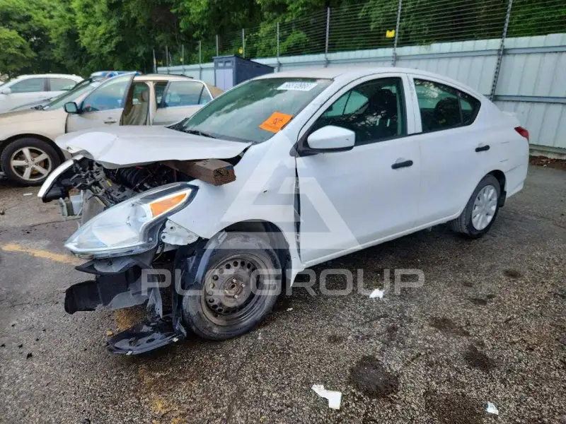 2018 Nissan VERSA фото