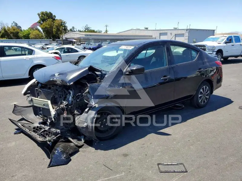 2018 Nissan VERSA фото
