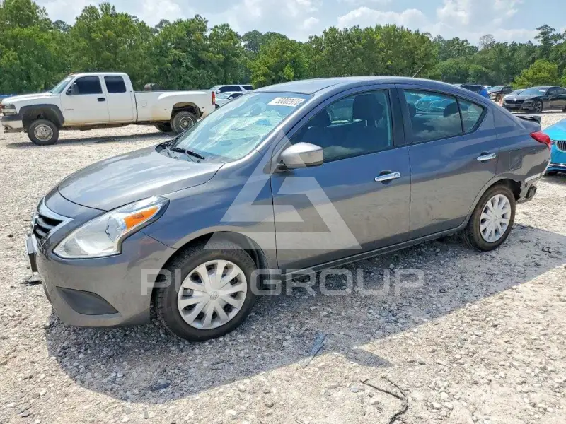 2018 Nissan VERSA photo