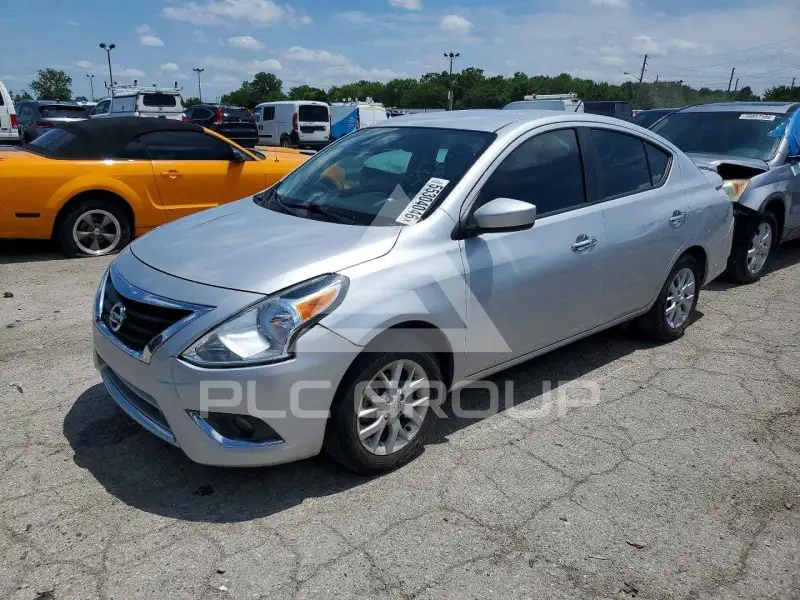 2018 Nissan VERSA фото