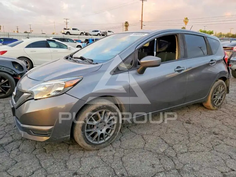2018 Nissan VERSA фото