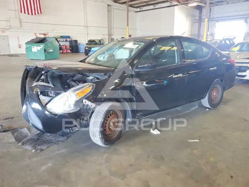 2018 Nissan VERSA фото