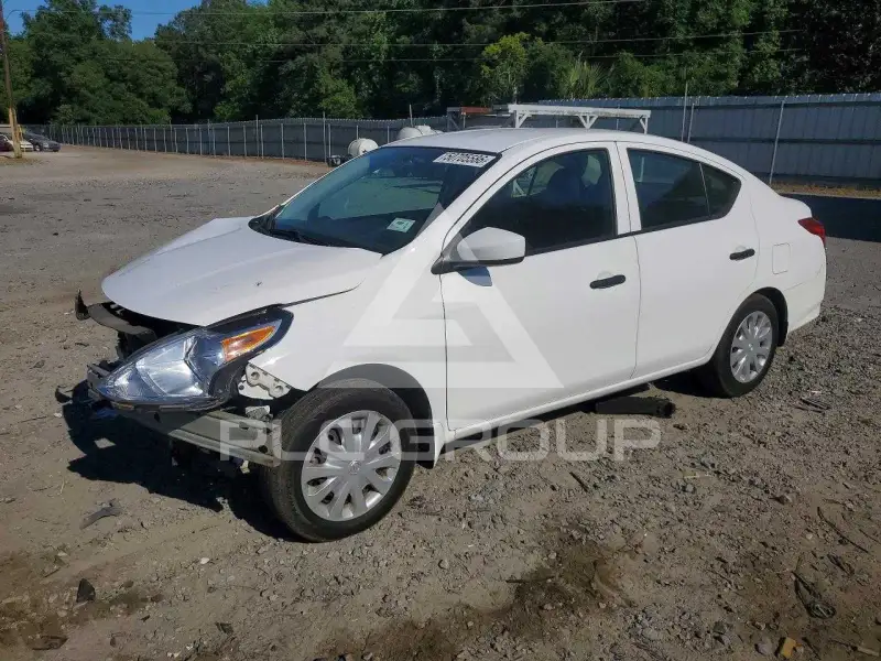 2018 Nissan VERSA фото