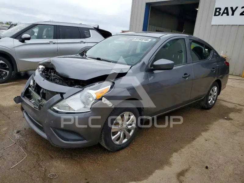 2018 Nissan VERSA фото