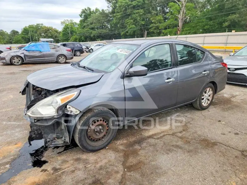 2018 Nissan VERSA фото