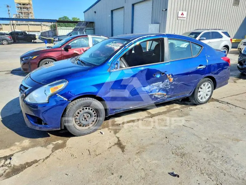 2018 Nissan VERSA фото
