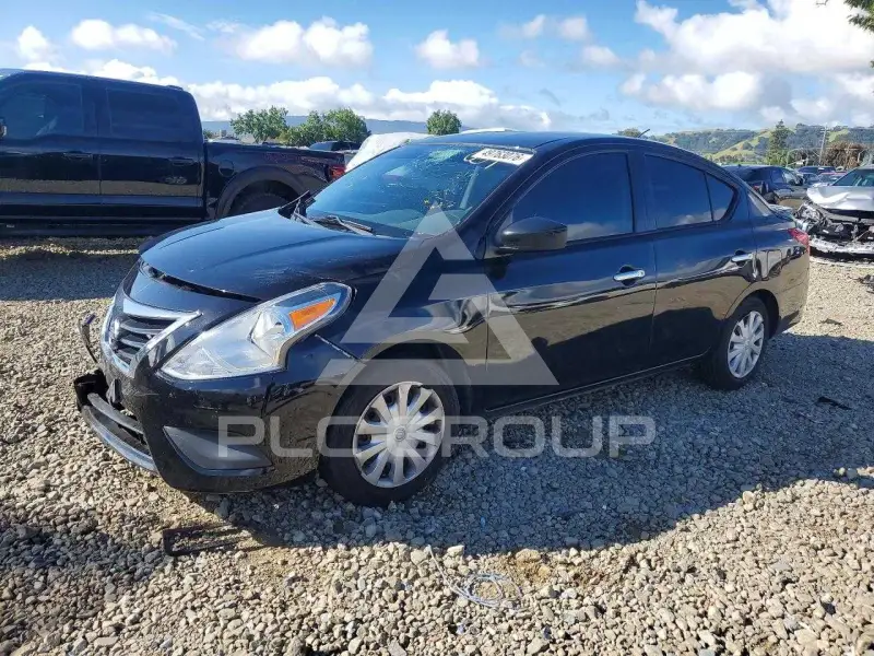 2018 Nissan VERSA фото