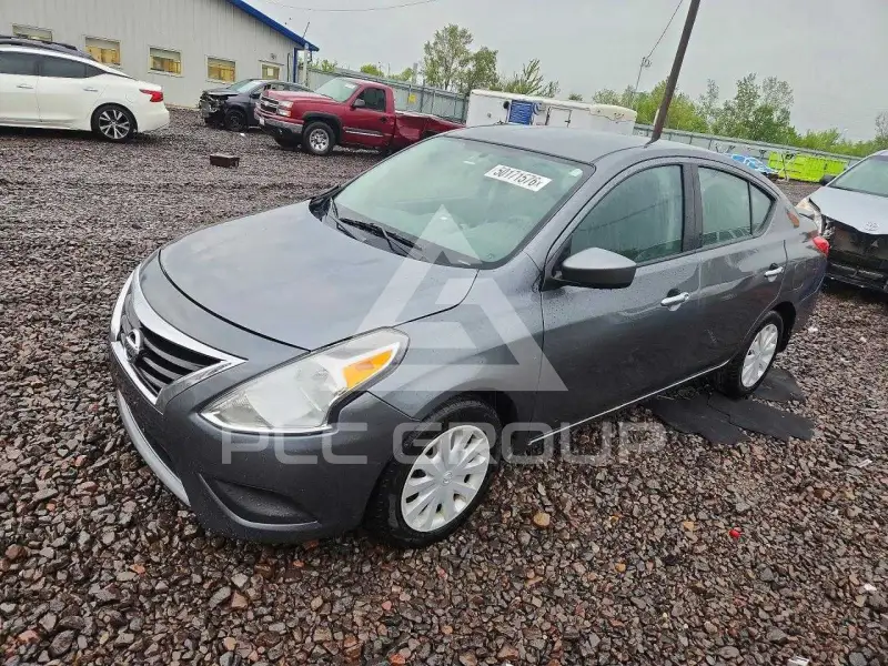 2018 Nissan VERSA фото