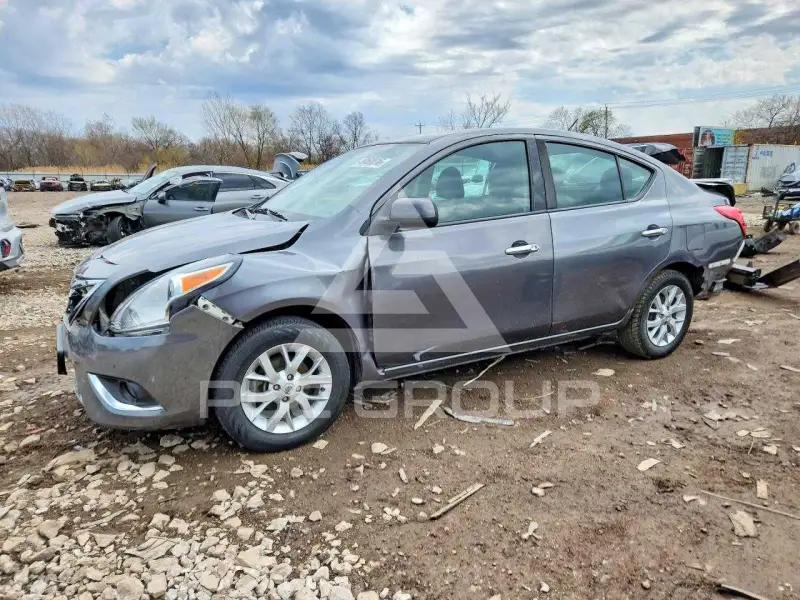 2018 Nissan VERSA фото