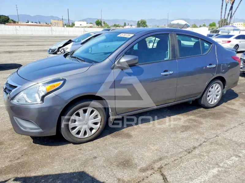 2018 Nissan VERSA фото