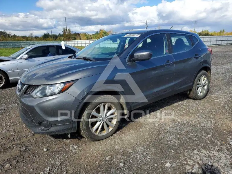 2018 Nissan ROGUE photo