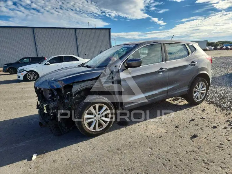2018 Nissan ROGUE photo