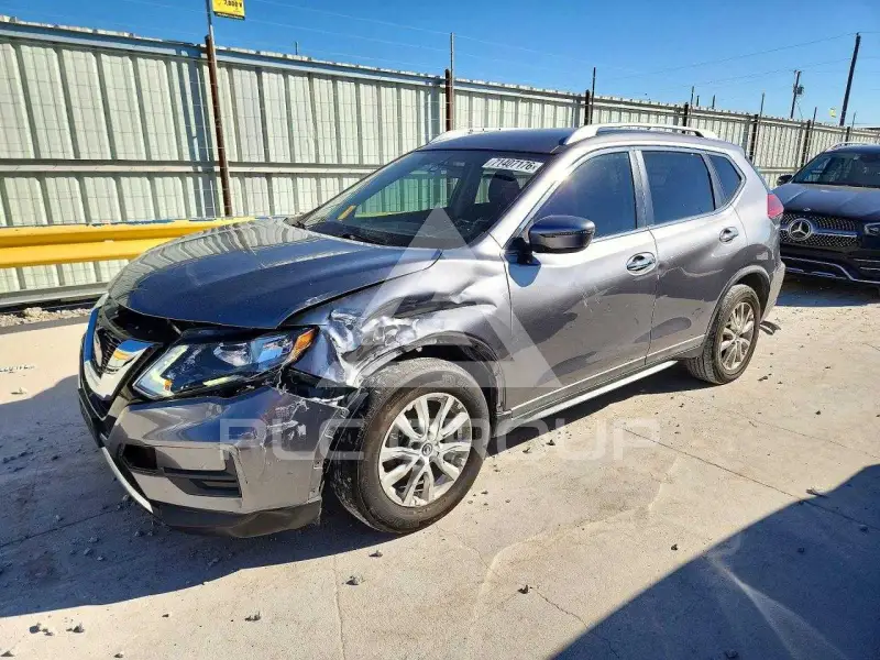 2018 Nissan ROGUE photo