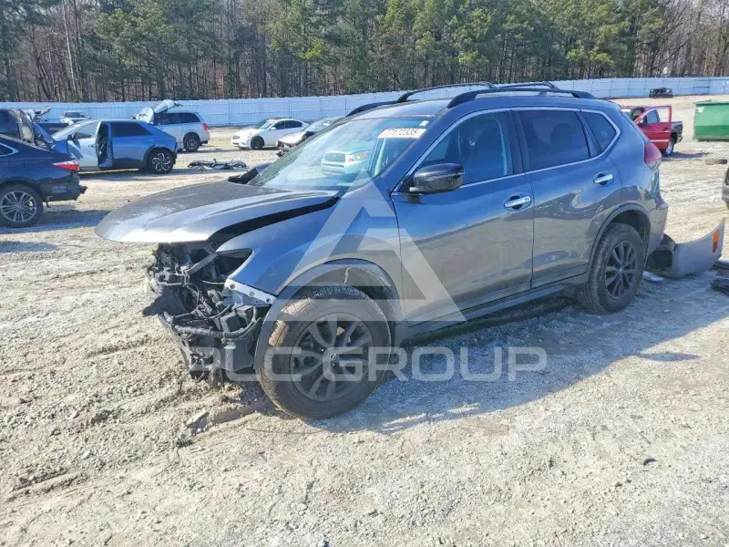 2018 Nissan ROGUE photo