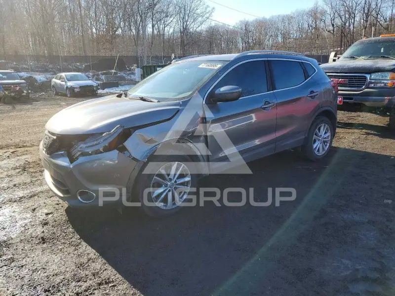 2018 Nissan ROGUE photo