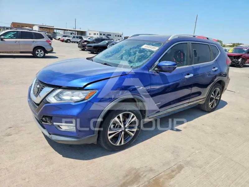 2018 Nissan ROGUE photo