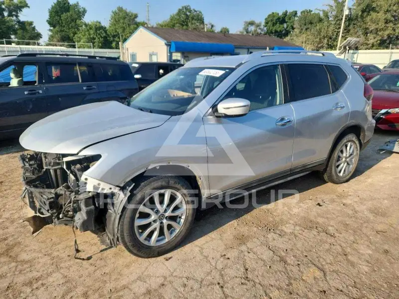 2018 Nissan ROGUE photo