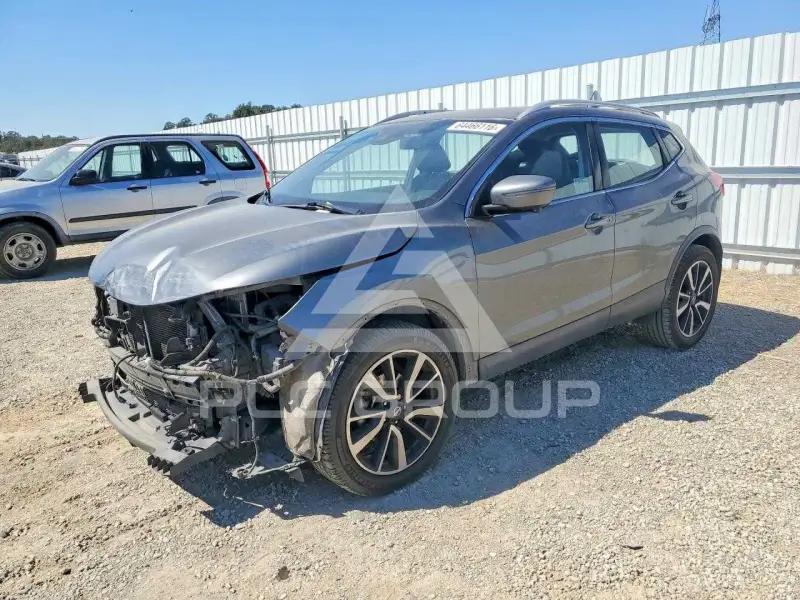 2018 Nissan ROGUE photo